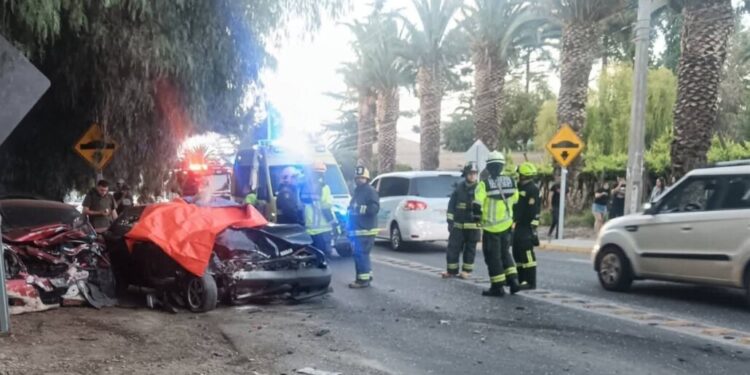 Accidente frontal entre dos vehículos en San Felipe provoca un muerto y un herido grave.