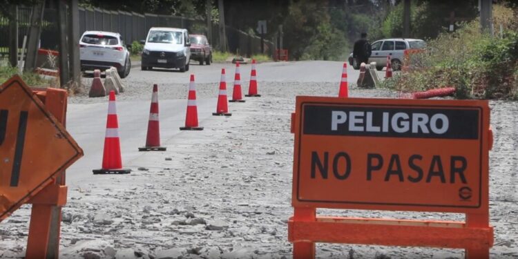 Progresan las obras del nuevo puente en la zona norponiente de Los Ángeles después de años de espera.