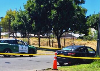 Hallan a un conductor sin vida dentro de un autobús en Los Ángeles.