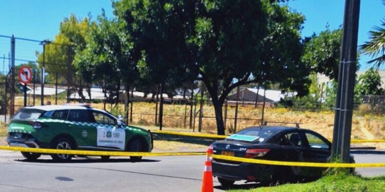 Hallan a un conductor sin vida dentro de un autobús en Los Ángeles.