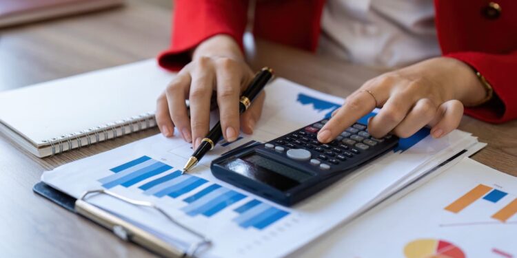 Nueva evaluación médica flexible permite a los mayores de 50 años obtener seguros de desgravamen a la medida.