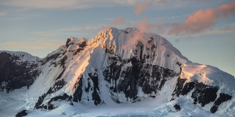 Ocho universidades de Chile se unen en una alianza para potenciar la docencia y la investigación en la Antártica.