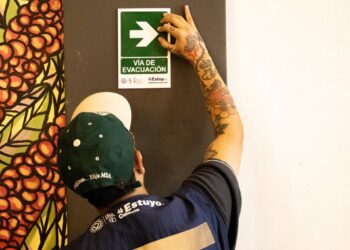 19 establecimientos del Barrio Puerto de Valparaíso refuerzan sus medidas de prevención de incendios.