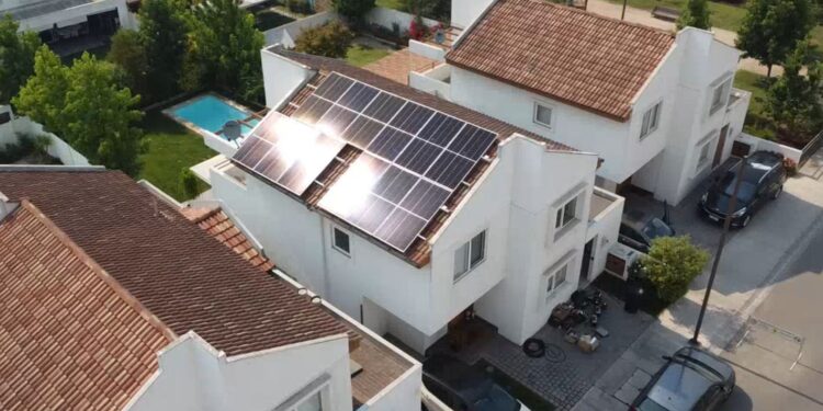 Chile llega a su máximo de generación de energía solar en verano.