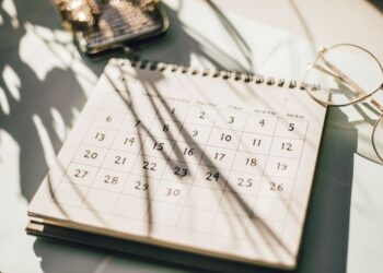 Descubre todos los días festivos y los fines de semana largos que habrá en Chile en 2026.