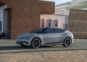 Kia actualiza su icónico eléctrico: el nuevo EV6 viene con más estilo, tecnología y eficiencia.