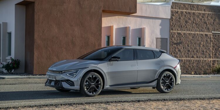 Kia actualiza su icónico eléctrico: el nuevo EV6 viene con más estilo, tecnología y eficiencia.