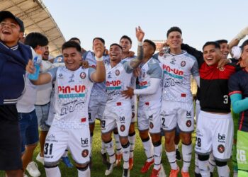 Deportes Limache venció a Unión La Calera y garantizó su permanencia en la Primera División.