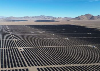 Toesca lanza su plataforma T-Power con uno de los principales proyectos de almacenamiento de energía en Chile.