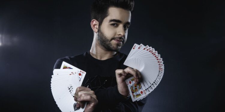 Michel Gallero, el mentalista que dejó a varios de la TV chilena maravillados, llega con la despedida de su show más impresionante.