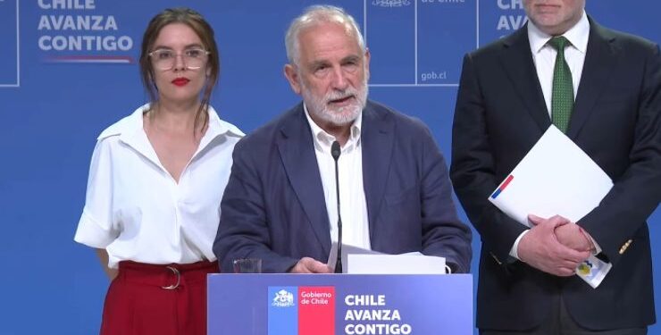 Gobierno expropiará 100 hectáreas y presenta plan para los desalojados.