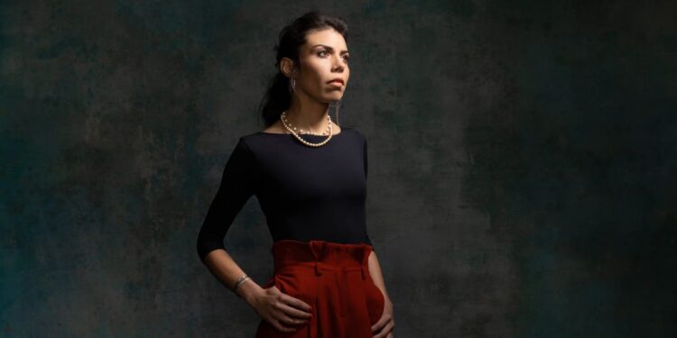 Melissa Aldana regresa a Chile en formato cuarteto con un show en el Teatro Nescafé de las Artes.