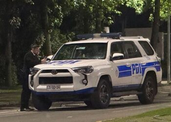 Familia sufre un violento turbazo en Vitacura.