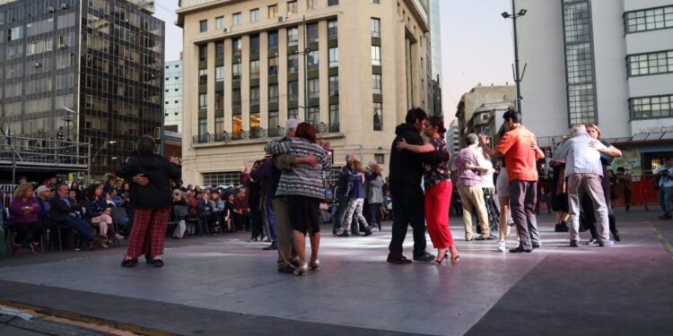 Festival Valparatango 2025: la Ciudad Puerto disfrutará de dos días de música y tradición.