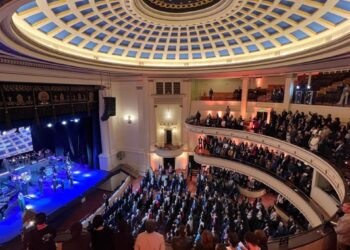 Descubra la programación de actividades del Teatro Municipal de Viña para diciembre.