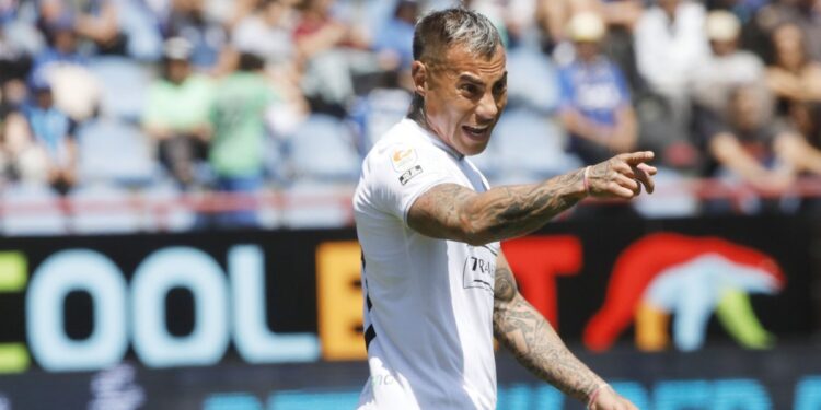 Aseguran que Eduardo Vargas «ya forma parte» de la U. de Chile y detallan el motivo del retraso en su oficialización.