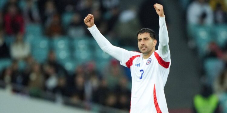 Maripán es elogiado en Italia por su liderazgo en la defensa del Torino en la Serie A.