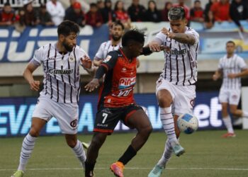 «Controversia en el fútbol»: Limache y La Serena en conflicto por un vacío legal que podría llevarlos a la B.