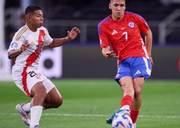 Marcelino Núñez brilla nuevamente en Inglaterra y contribuye con una asistencia en la contundente victoria del Ipswich Town.