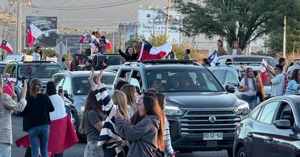 Ambiente festivo en Chicureo tras confirmarse la victoria de José Antonio Kast.