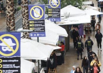 Providencia multará con casi $350 mil por comprar en el comercio informal.