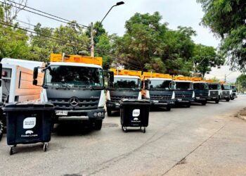 Municipalidad de Recoleta presenta nueva flota de camiones y maquinaria.