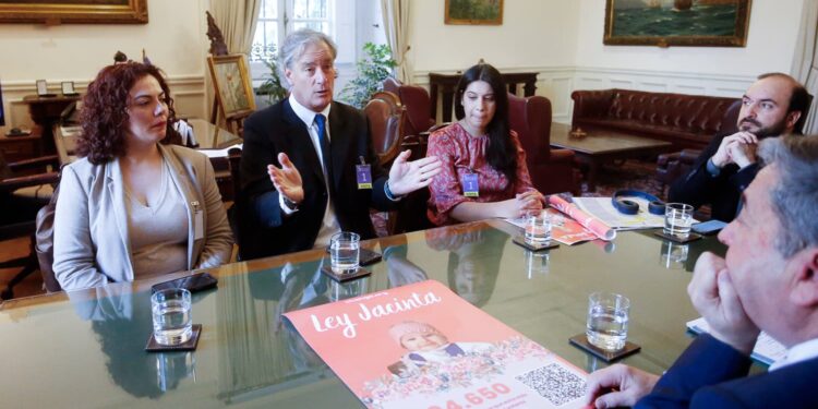 Cámara de Diputados aprueba de manera unánime la ley Jacinta, lista para ser promulgada.