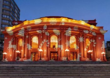 Viña del Mar celebrará un evento navideño con espectáculo de luces y villancicos en el Teatro Municipal.