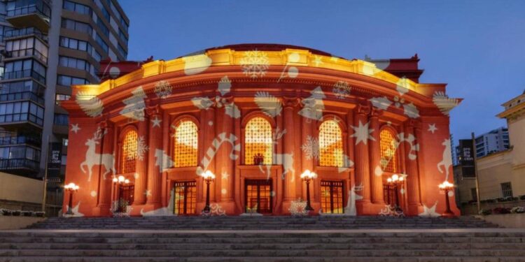 Viña del Mar celebrará un evento navideño con espectáculo de luces y villancicos en el Teatro Municipal.