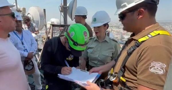 Carabineros da el visto bueno para el espectáculo de fuegos artificiales en la Torre Entel para recibir el 2026.