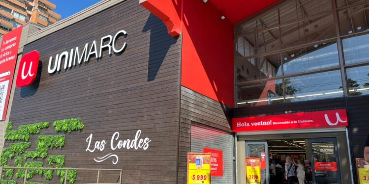 SMU abre dos nuevos supermercados en la Región Metropolitana.