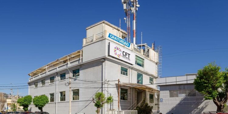 Acuerdo municipal con el Centro de Formación Técnica Estatal de Valparaíso beneficiará a 260 estudiantes de Quilpué.