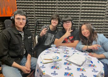 Lanzan serie de podcasts en Santiago sobre temas de la juventud.