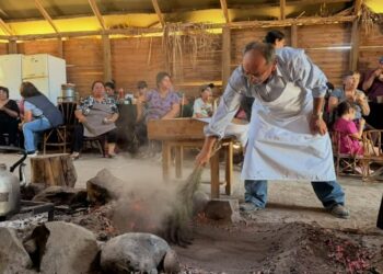 Proyecto revive recetas y recuerdos de la cocina indígena del Maule.