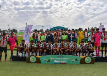 Junaeb y Mindep presentan una nueva barra de proteína para estudiantes.