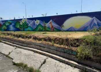Lo Barnechea presenta mural al aire libre