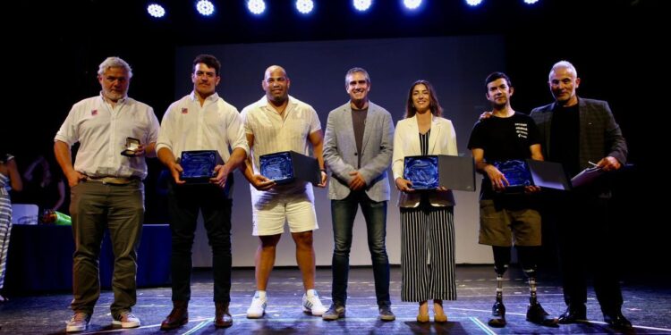 Yasmani Acosta se llevó el reconocimiento en la Gala del Deporte de La Reina