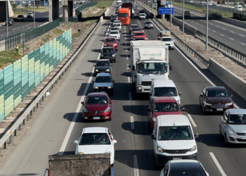 Más de 500 mil autos saldrán de la RM en Navidad.