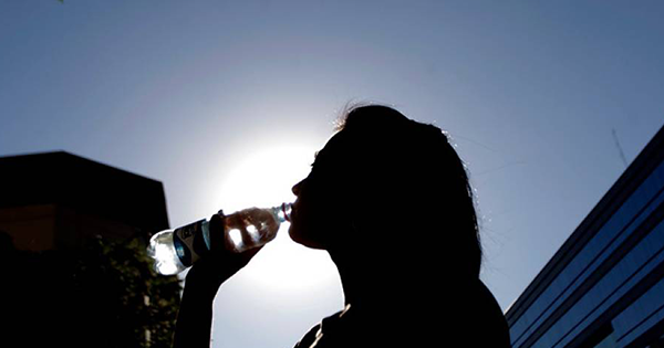 Señales de golpe de calor: síntomas y riesgos para la salud en Chile