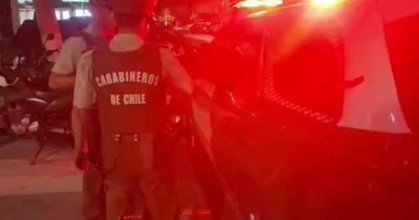 Noche agitada en ferias navideñas: se reportaron balaceras en tres comunas de la RM.