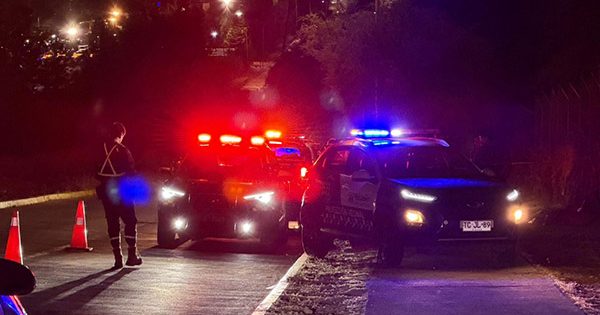 Aparece cuerpo sin vida atado en la calle en Peñalolén.