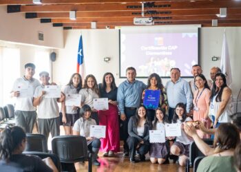Compromiso con la equidad: San Clemente otorga certificación a jóvenes en la prevención de la violencia de género.