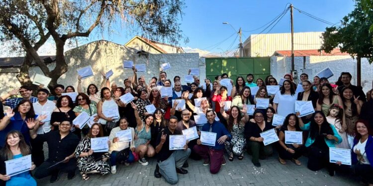 Corporación Innova Recoleta certifica a más de 600 vecinos y abre nuevas opciones de capacitación y pega.