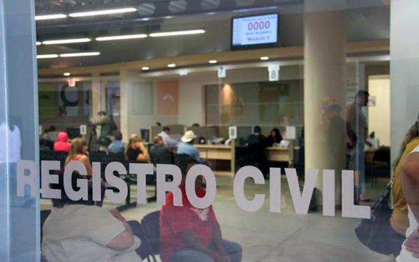 Registro Civil anuncia horarios de apertura para Año Nuevo y entrega el calendario de feriados 2026.