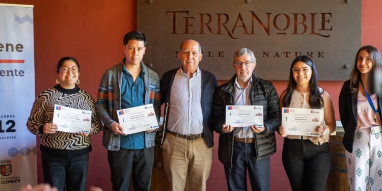 SENDA Previene San Clemente cierra 2025 reconociendo a comunidades y empresas por su labor en prevención.