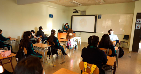 Mineduc resalta logros en la educación pública tras años de impulso educativo.