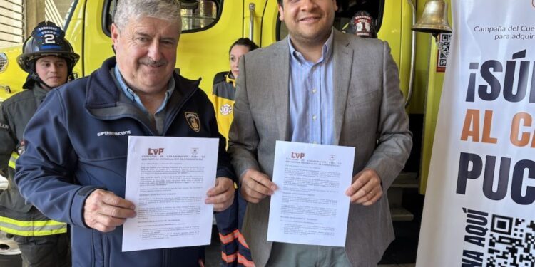 Bomberos y La Voz de Pucón establecen un acuerdo para la difusión y apoyo en alertas de emergencias – LAVOZDEPUCON