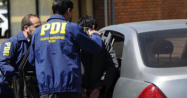 Asalto en San Bernardo termina con ladrón baleado por un funcionario de la PDI.