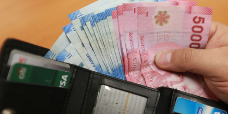 El sueldo mínimo en Chile aumentará a partir de enero de 2026: este será el nuevo valor.