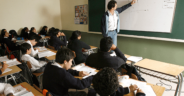 Senado avanza en proyecto que refuerza la convivencia escolar en las comunidades educativas.